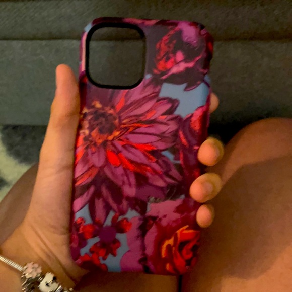 The cases is called speck for the iPhone 11pro - Picture 1 of 4